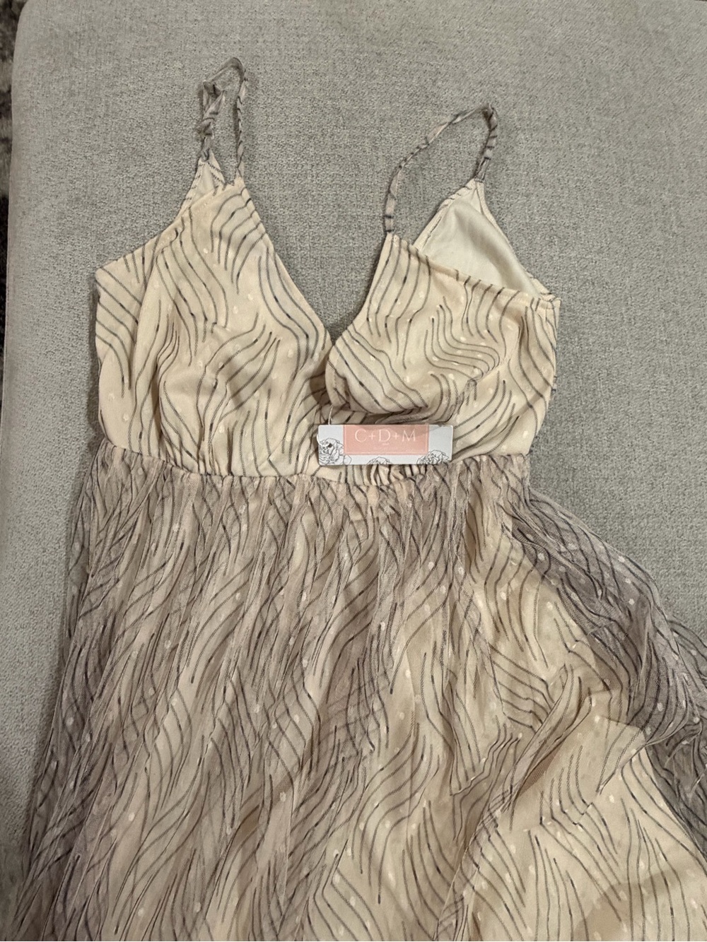 Elegant Cream Evening Gown - Picture 2 of 6